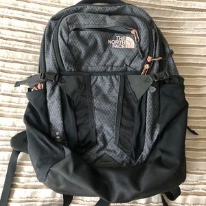 North Face Women’s Recon Backpack - Like new